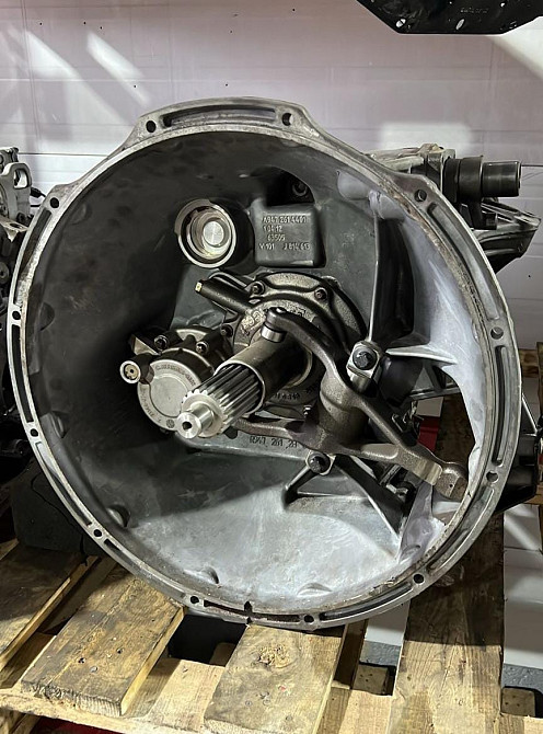 Куплю передний колокол на Мерседес Актрос МР3, g211-12.  - photo 1