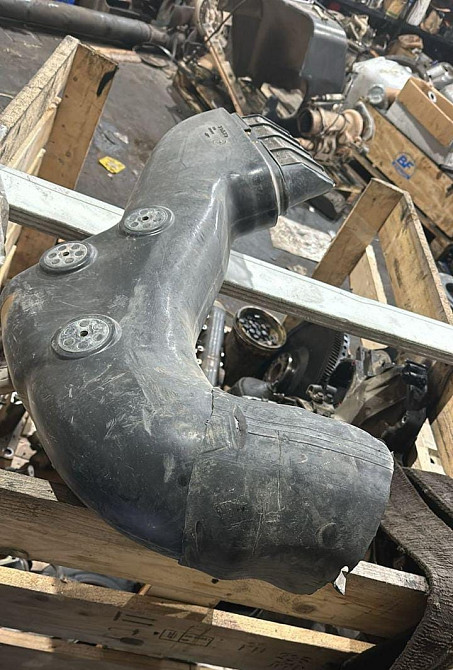 Нужен всасывающий коллектор Вольво фмх, 20547509.  - photo 1