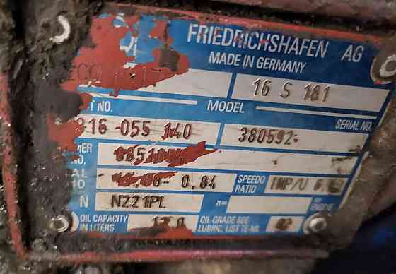 На Ивеко самосвал нужна кпп ZF 16S181 (вал 10 шлицов, диаметр хвостика 30). 