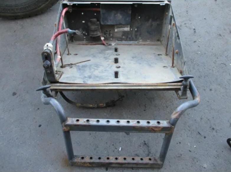 Ищу ящик аккумуляторный с лестницей Volvo FH12, в хорошем состоянии. Вся Россия - изображение 1