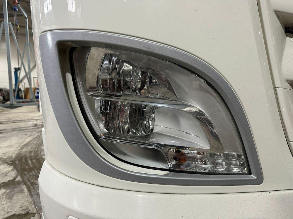 Ищу правую фару на 106 Даф нового образца. Вся Россия - изображение 1