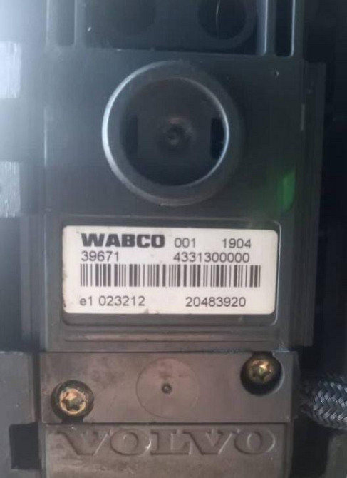 Ищу 20483920 селектор кпп Volvo. Вся Россия - изображение 1