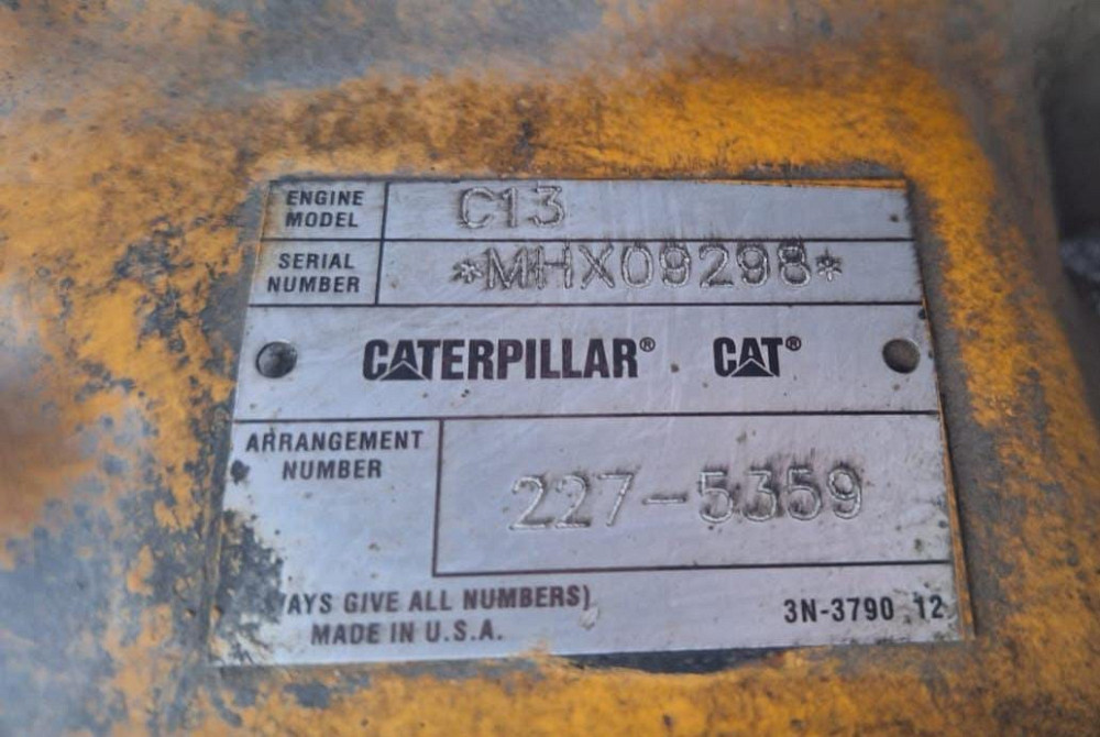 На двигатель C13 нужны: 1) гильза комплект с уплотнительными резинками. 2) кольца комплект. 3) шат Вся Россия - изображение 1