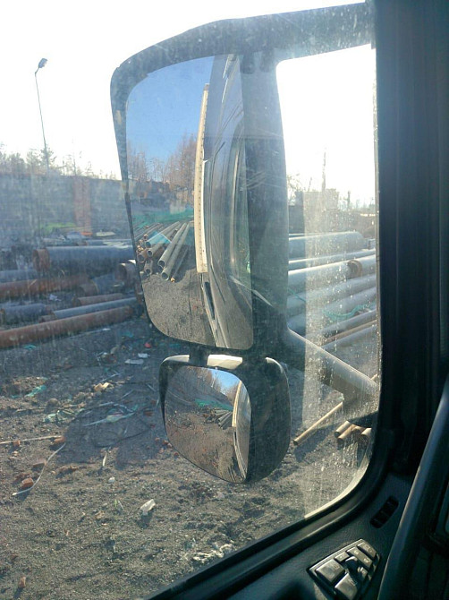 Ищу зеркало со стойкой левое Volvo FH12.  - photo 1
