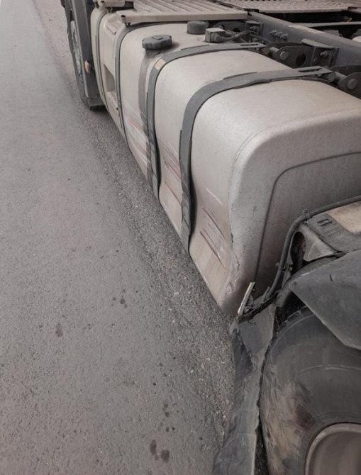 Нужен левый бак на Volvo FH 14, оригинал.  - photo 1