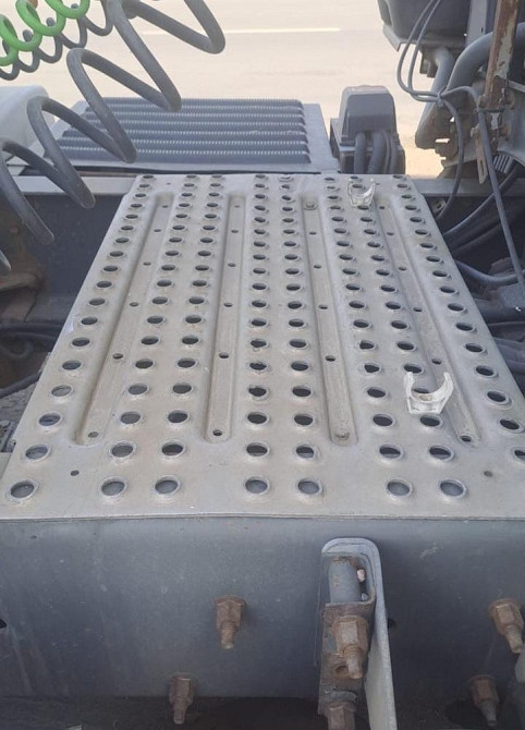 Куплю такую подножку на Вольво.  - photo 1