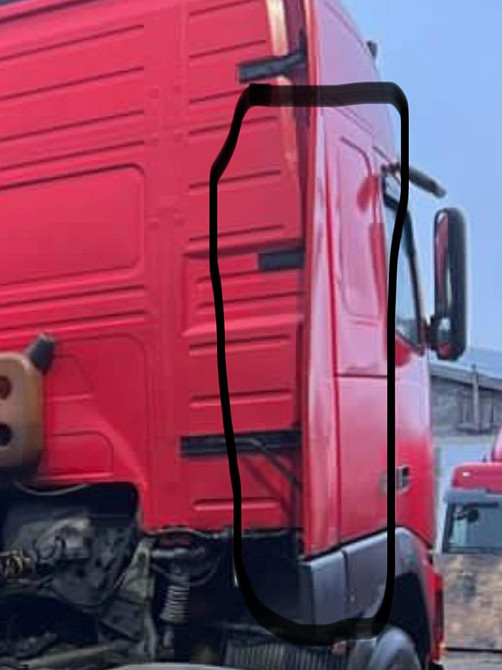 На Volvo FH12 2005г. куплю правый спойлер на кабину.  - photo 1