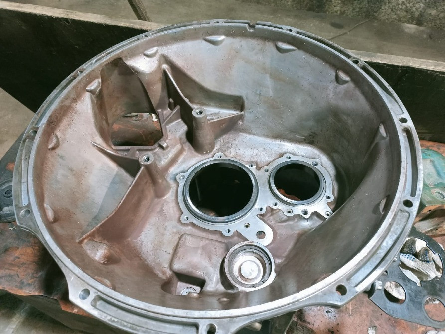 Ищу 9472604611/9472606211 колокол сцепления КПП Mercedes G211-12.  - photo 1