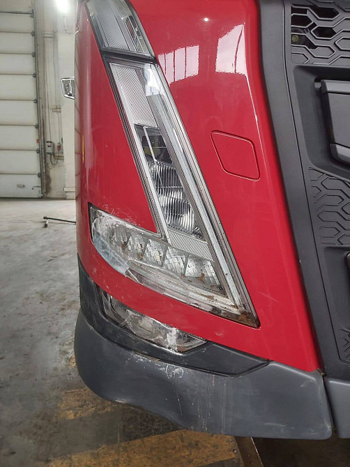 Куплю фару б/у или новую на Вольво.  - photo 1