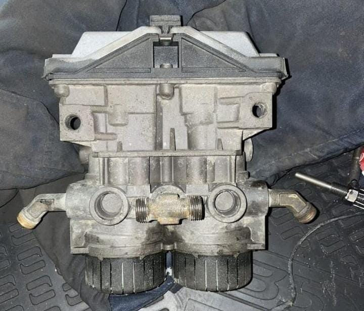 Нужен ДВУХканальный модулятор Ebs на Сканию 4 2000г.в.  - photo 1