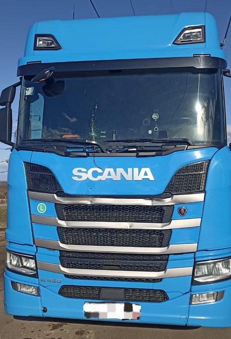 Нужен такой капот с накладами на Сканию.  - photo 1