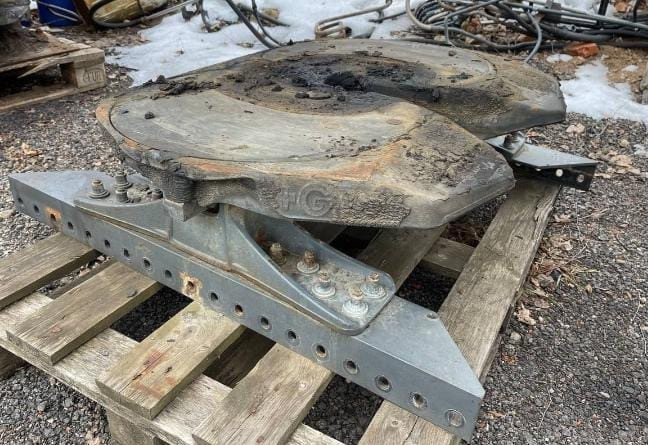 Ищу такое седло в сборе 19-20см на Volvo.  - photo 1