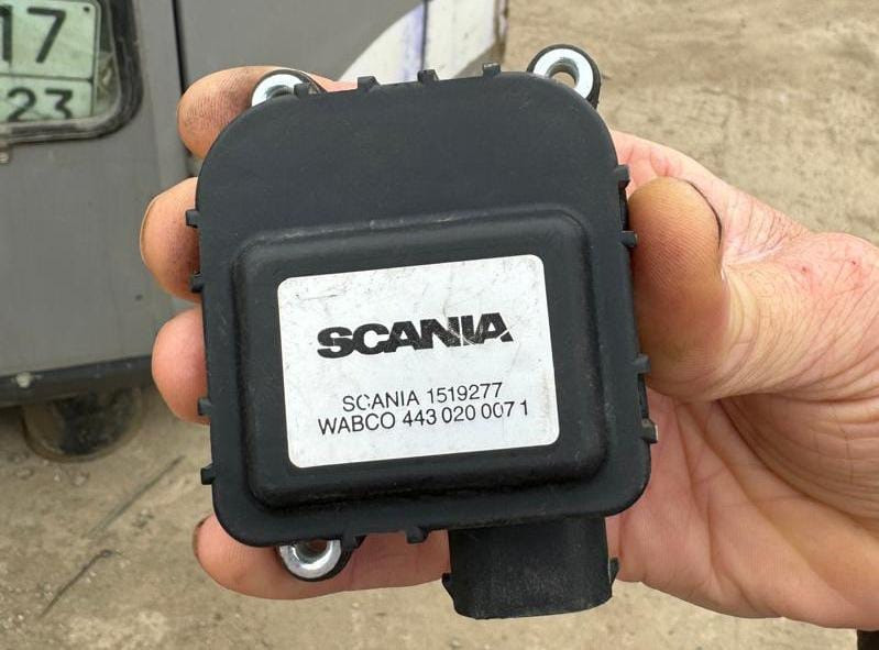 Нужен моторчик заслонки Скания - 1519277.  - photo 1