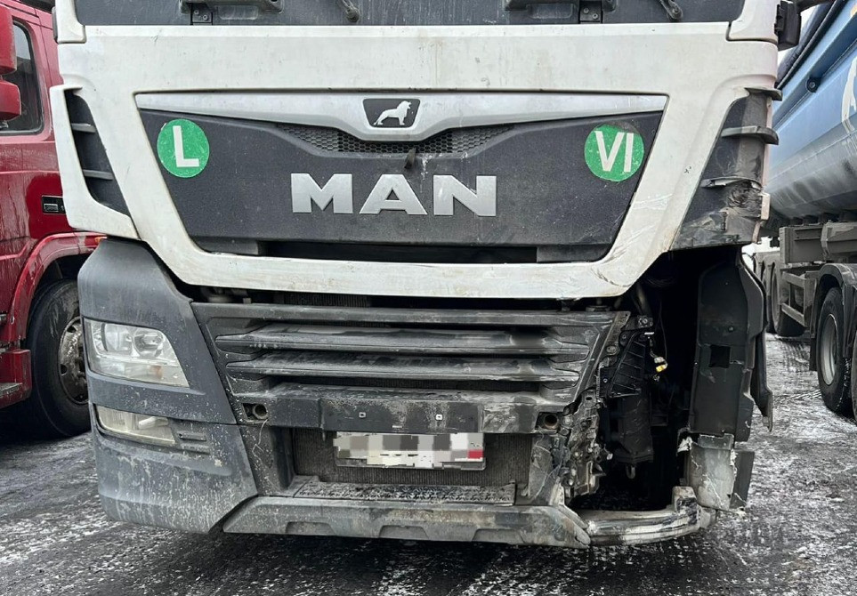 Ищу левую фару на MAN TGX евро6.  - photo 1