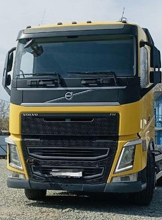 Ищу кабину на Volvo FH4 евро 6, жёлтую или белую, в идеальном состоянии.  - photo 1