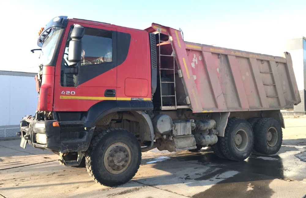 Нужна кабина Ивеко Треккер по спальником! X42653900B0001007.  - photo 1