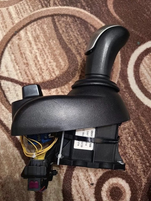 Ищу джойстик акпп DAF 95, 0501321169.  - photo 1