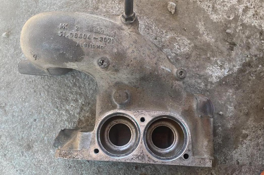 Ищу корпус термостата MAN 51064043071.  - photo 1