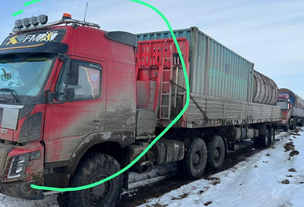 Ищу комплект спойлеров на кабину VOLVO FMX.  - photo 1