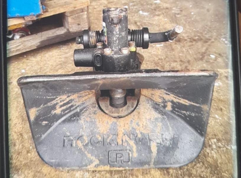 Ищу фаркоп (только от Скании какой-то) под 50 мм.  - photo 1