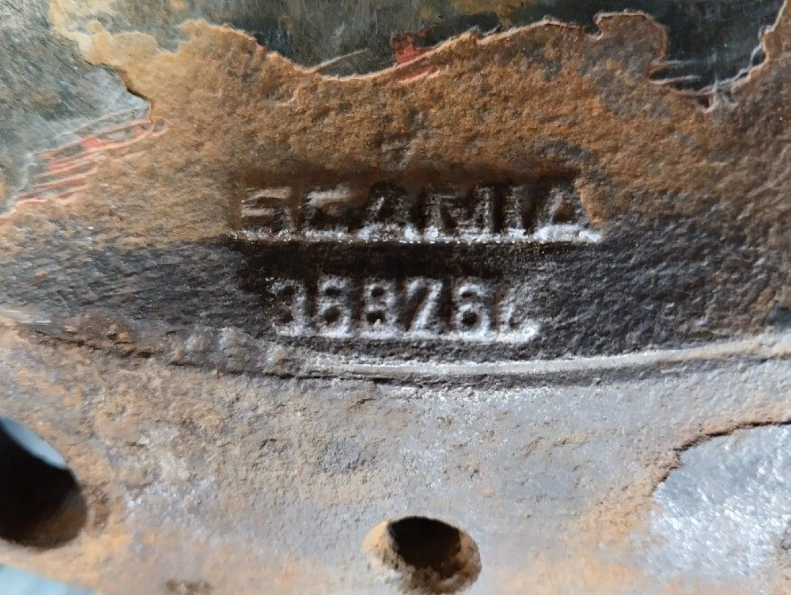 Ищу ступицу ленивого моста на Скания R113 M.  - photo 1