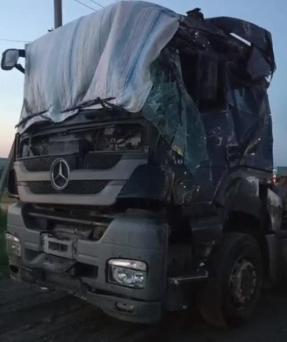 Ищем каркас кабины хороший или кабину (не хлам) Аксор 1836 2012 год.  - photo 1