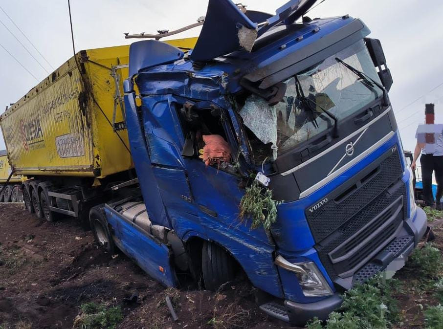 Ищу такой каркас кабины Volvo.  - photo 1