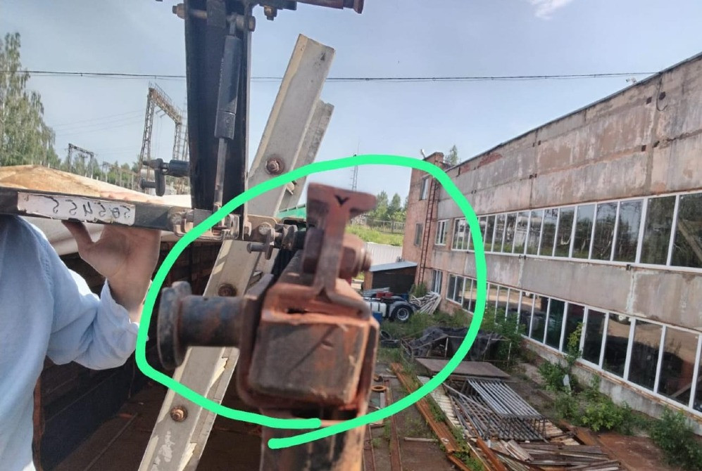 Ищу направляющие крыши krona.  - photo 1