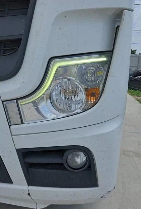 Ищу фару правую Mercedes Actros 2021 г.в.  - photo 1