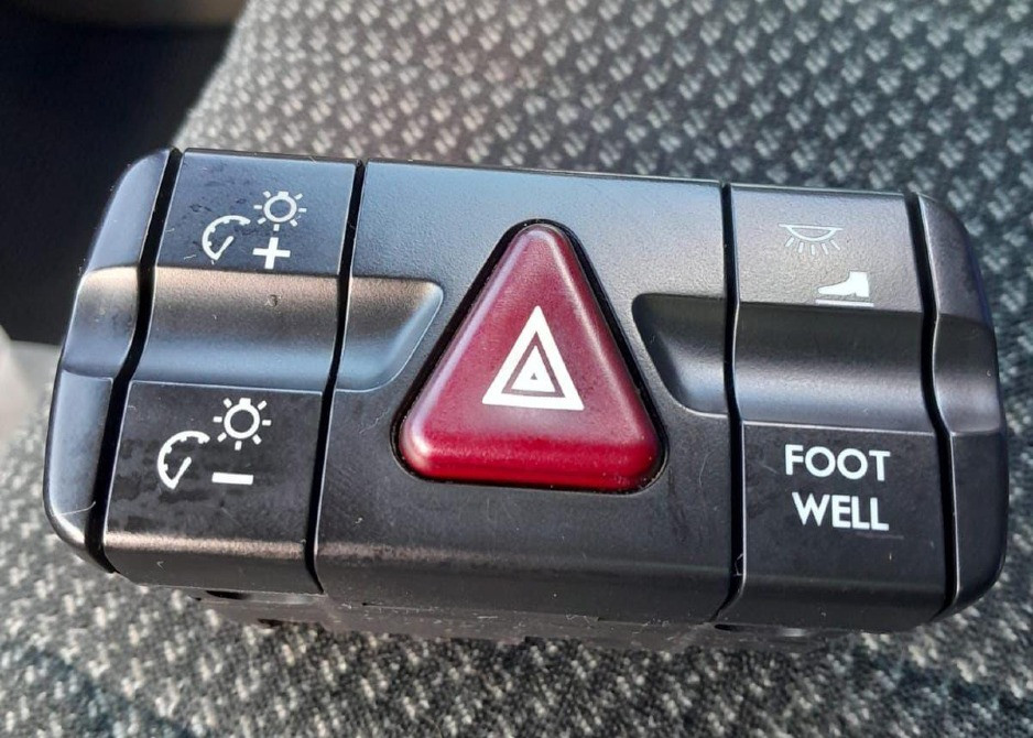 Ищу блок кнопок на Мерседес.  - photo 1