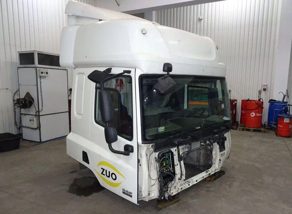 На DAF CF85 куплю кабину высокую белую !  - photo 1