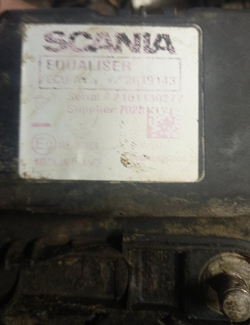 Нужен блок 2619143 выравнивающее устройство АКБ Scania.  - photo 1