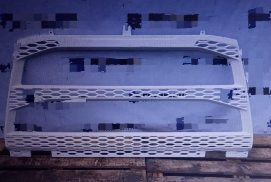 Нужна решетка на Volvo, 84235709 (не дорого).  - photo 1