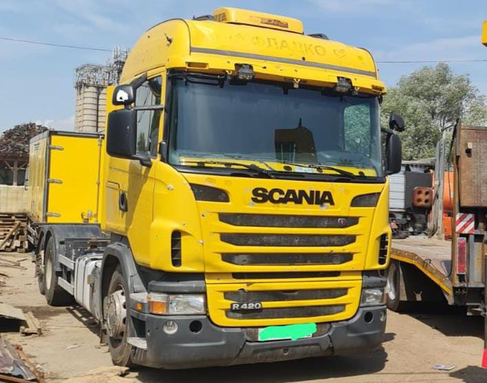 Ищу ноускат, передние части крыльев и оба дифлектора капота Scania 5 серия R440.  - photo 1