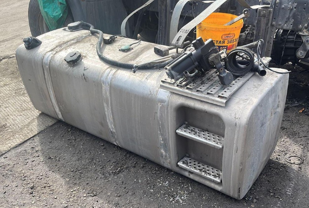 Куплю 81122015883 топливный бак MAN TGX 800 L, в отличном состоянии, 2015-2017 годов (с тга не предл  - photo 1