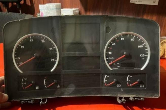 Ищу панель приборов MAN TGA.  - photo 1