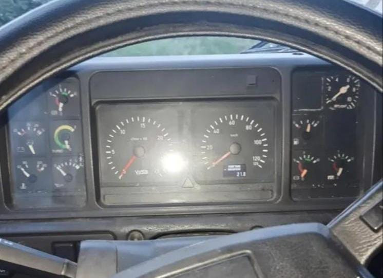 Ищу панель приборов на Вольво FH12 1995года.  - photo 1