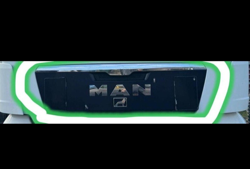 На Ман тгх куплю центральную часть капота.  - photo 1