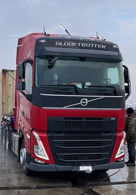 Нужна кабина Volvo FH5 автомат, по высоте Глобик или XXL.  - photo 1