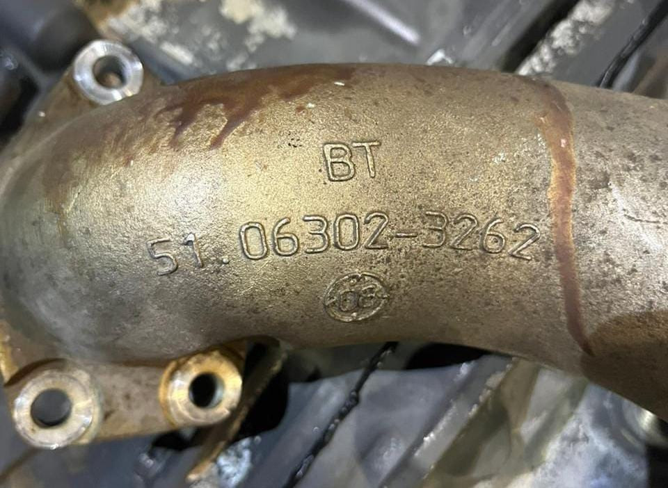 На МАН ТГА куплю патрубок водяной 51063023262.  - photo 1