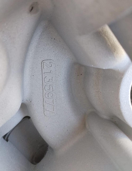 Нужен 2135977 корпус делителя Scania.  - photo 1