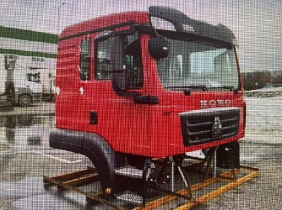 Ищу кабину HOWO, первой комплектности. Красный цвет. 22год. Желательно с НДС.  - photo 1