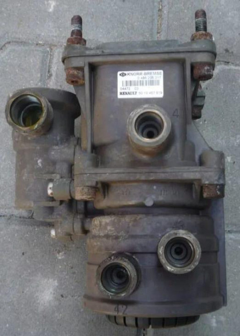 Нужен 5010457619/0486205022/81523019206/81523016206/20542736 кран управления тормозами прицепа рено/  - photo 1