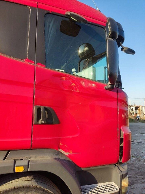 Ищу правую дверь ( можно каркас, можно в сборе, рассмотрим все варианты ) Scania 5 G 12 год.  - photo 1