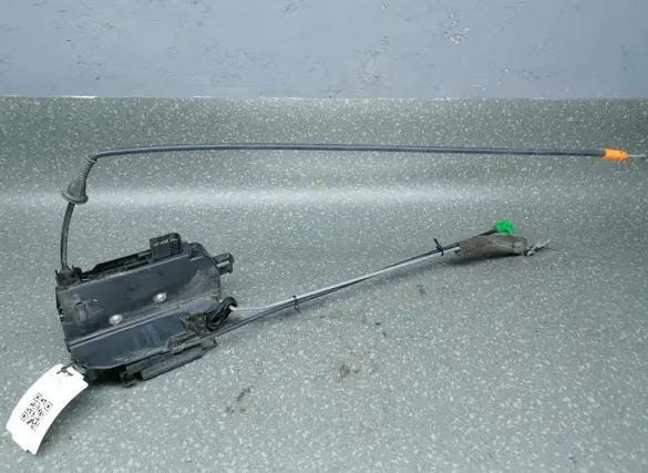 Ищу замок двери правый Скания 6-серии.  - photo 1