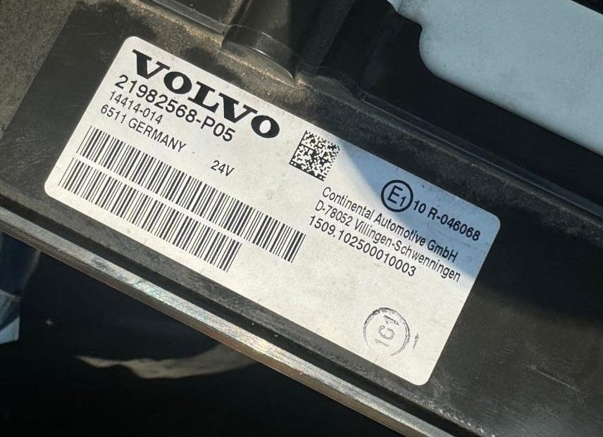 Ищу 21982568-Р05 приборную панель на Вольво.  - photo 1