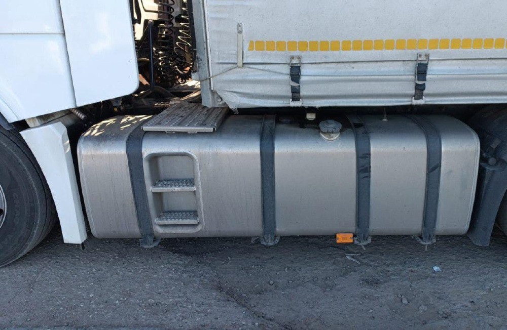 Ищу бак топливный бак объем 900л. Man на левую сторону.  - photo 1