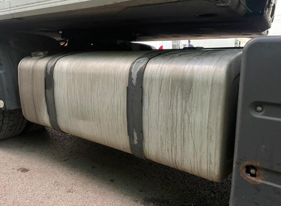 Куплю бак Вольво / Рено Мега (170 + см, высота 50 см), в хорошем идеальном состоянии. Мятые, варенны  - photo 1