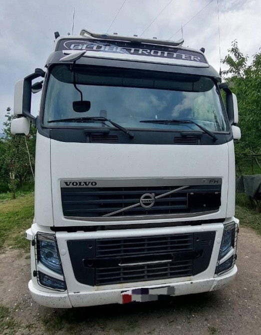 Ищу капот в сборе Volvo FH13.  - photo 1