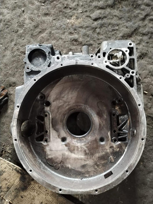 Нужен кожух маховика Мерс Актрос МР1.  - photo 1